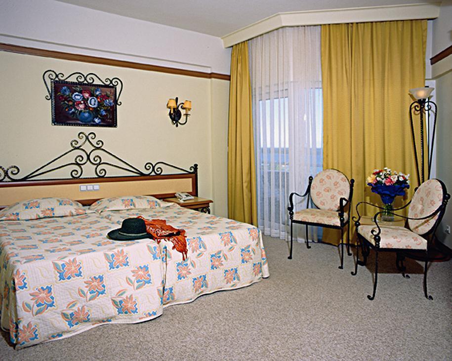 Thalia Beach Resort Hotel Ilica  Экстерьер фото