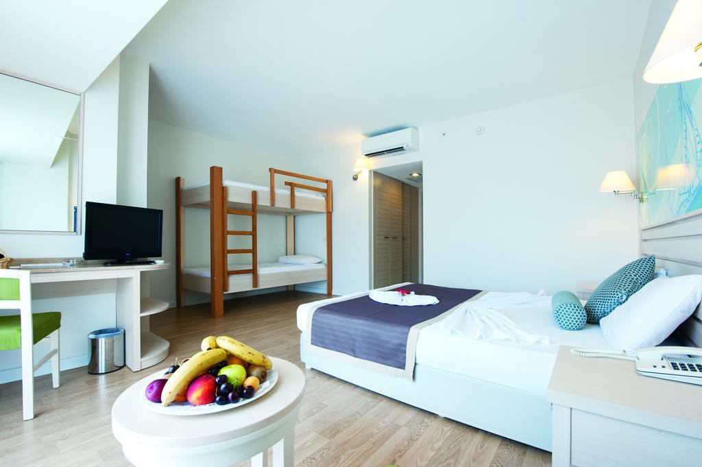 Thalia Beach Resort Hotel Ilica  Экстерьер фото