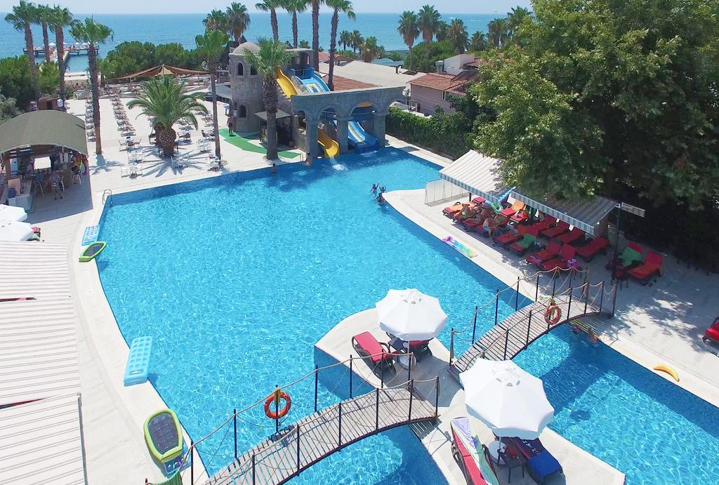 Thalia Beach Resort Hotel Ilica  Экстерьер фото