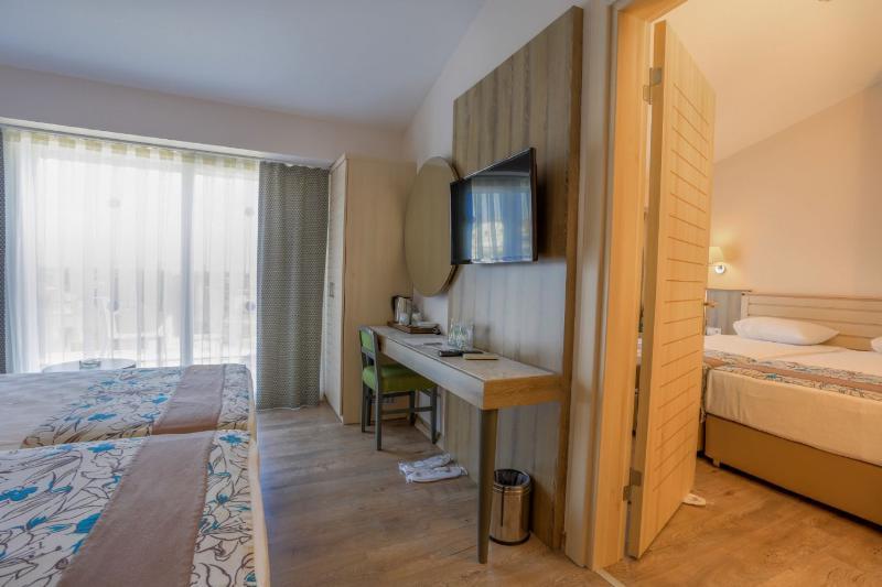 Thalia Beach Resort Hotel Ilica  Экстерьер фото